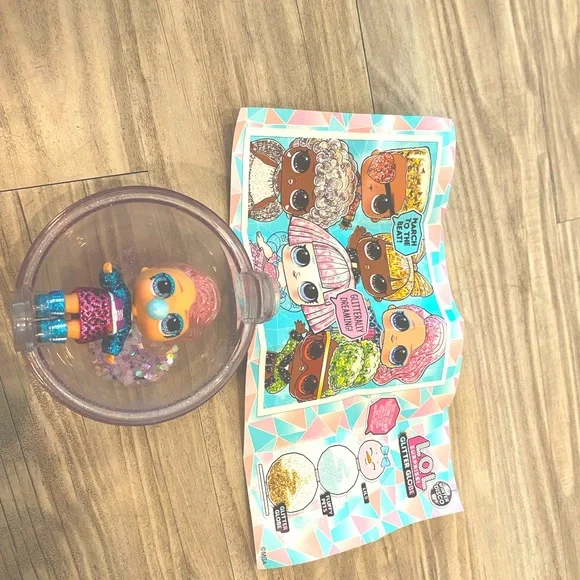 *Brand New* L.O.L Surprise Glitter Globe Doll - Snow Leopard only ever unboxed!! - Picture 3 of 14